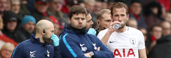 Inghilterra, Kane out un mese:
salterà il match con l'Italia