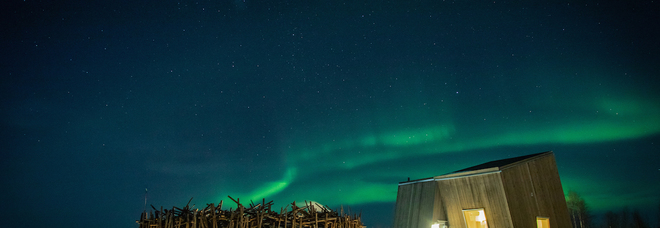 Aurora boreale: il nuovo rifugio per ammirarla è un hotel galleggiante nella Lapponia svedese