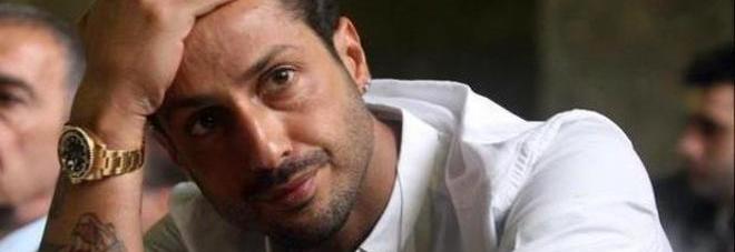 Indagati due amici di Corona per riciclaggio sull'acquisto della sua casa Indagati due amici di Corona per riciclaggio sull'acquisto della sua casa