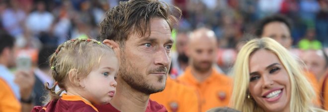 Roma, Totti: «Sono cresciuto nel campo e nel campo morirò. Con Spalletti non ci sarà mai un confronto»