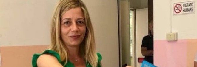 Sarzana al centrodestra per la prima volta: caroselli in città per il neo-sindaco Cristina Ponzenelli Sarzana al centrodestra per la prima volta: caroselli in città per il neo-sindaco Cristina Ponzenelli
