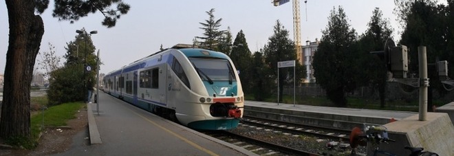 Il treno Minuetto nella linea Vicenza-Schio Il treno Minuetto nella linea Vicenza-Schio