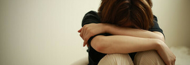 Gran Bretagna, cresce in modo allarmante il numero delle giovani donne suicide