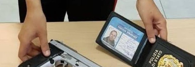Finti poliziotti in azione in città: armati di pistola simulano controlli per rapinare gli automobilisti Finti poliziotti in azione in città: armati di pistola simulano controlli per rapinare gli automobilisti