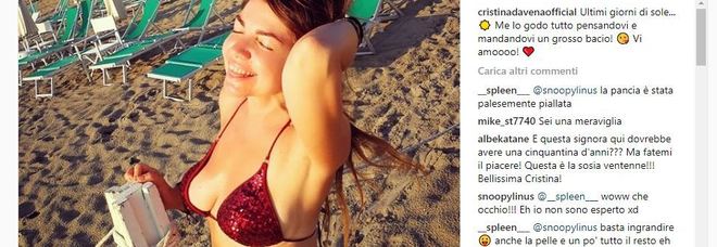Cristina D'Avena in bikini, la foto su Instagram e i fan si scatenano Cristina D'Avena in bikini, la foto su Instagram e i fan si scatenano