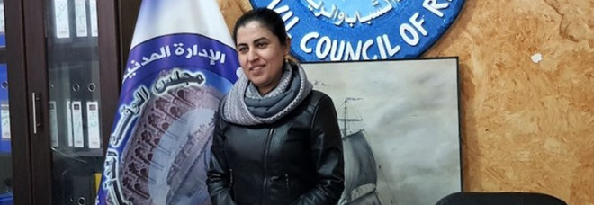 Morta Leila Mustafa, la sindaca di Raqqa che aveva sconfitto l'Isis e vinto il premio «Miglior Sindaco del Mondo»