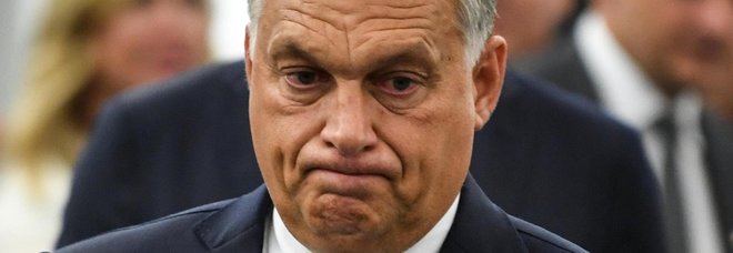 Orban sfida l'Ue: «Non cedo ai ricatti, frontiere chiuse» Orban sfida l'Ue: «Non cedo ai ricatti, frontiere chiuse»