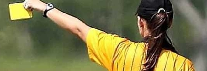 Ragazza arbitro di 16 anni aggredita e insultata in una gara dilettanti da allenatore e tifoso Ragazza arbitro di 16 anni aggredita e insultata in una gara dilettanti da allenatore e tifoso