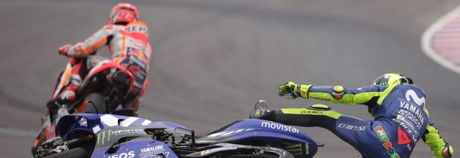 Marquez-Rossi scintille ai box, il clan di Valentino: «Non venire qui»