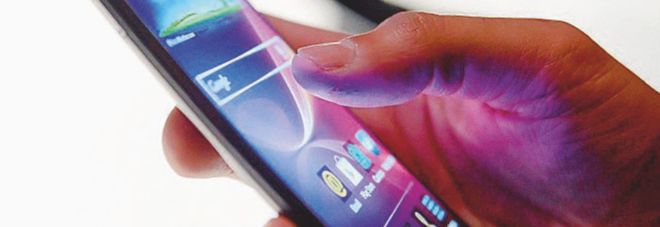 Bollette di telefono e pay tv
tornano mensili, c'è l'ok
della commissione bilancio