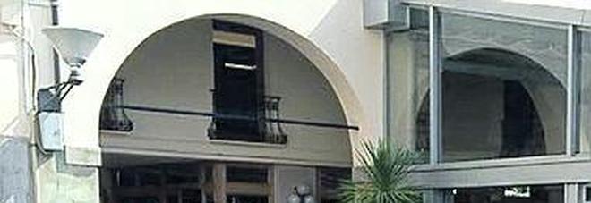 Calci e pugni al corriere, rapina in pieno centro Calci e pugni al corriere, rapina in pieno centro