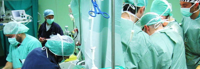 Cuore lesionato durante l'intervento: donna muore in sala operatoria Cuore lesionato durante l'intervento: donna muore in sala operatoria