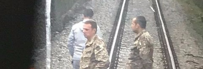 Tragico gesto di un 15enne:
si lancia sotto il treno
prima di andare a scuola
