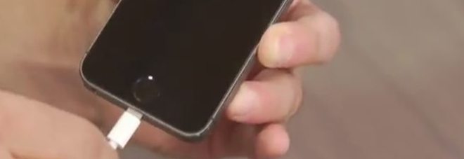 Caricare lo smartphone? In futuro dovremo farlo solo quattro volte all'anno Caricare lo smartphone? In futuro dovremo farlo solo quattro volte all'anno
