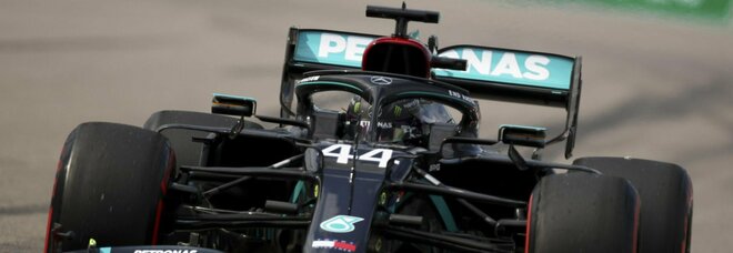 Gp di Russia, Hamilton ancora in pole: Verstappen secondo davanti a Bottas Gp di Russia, Hamilton ancora in pole: Verstappen secondo davanti a Bottas
