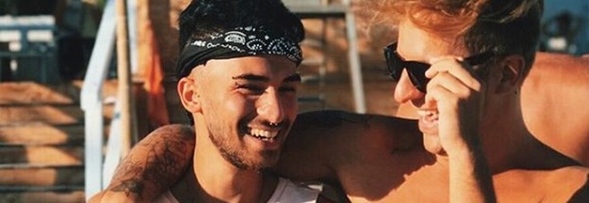 Gli youtuber Matt e Bise: «Siamo gay». Poi smentiscono: «Era un esperimento sociale» Gli youtuber Matt e Bise: «Siamo gay». Poi smentiscono: «Era un esperimento sociale»