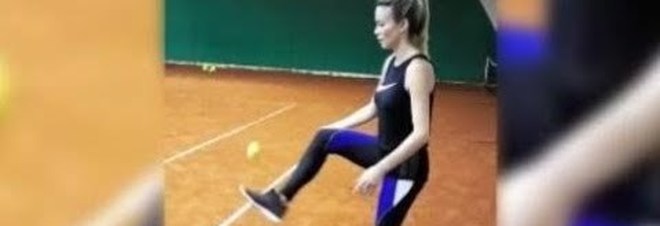 Diletta Leotta show sui campi da tennis: l'allenamento sulla terra rossa è sexy Video