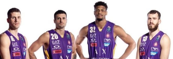 Kobe Bryant, l'Olimpia Milano in gialloviola in Coppa per omaggiare la leggenda dei Lakers