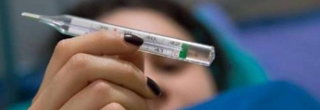 Influenza, 140.000 italiani con febbre e mal di gola. Pregliasco: «Colpa degli sbalzi termici»