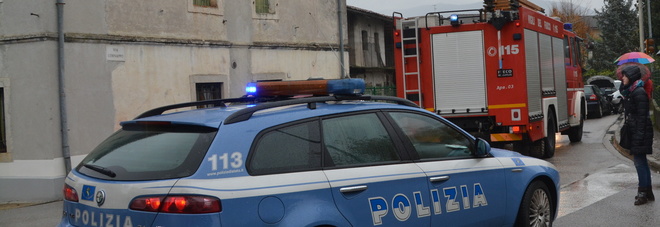 Schianto all'alba tra auto, scooter e furgone: muore un 51enne Schianto all'alba tra auto, scooter e furgone: muore un 51enne