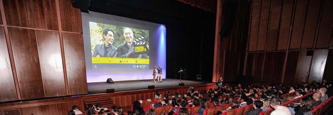 Governo, crociata anti Netflix
Bonisoli: «Film prima
al cinema, poi in streaming»
