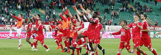 «Società assente», i tifosi del Bari
protestano dopo la penalizzazione