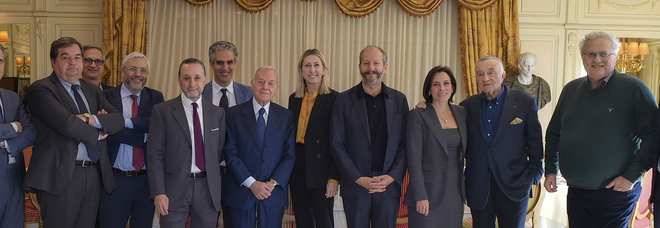 Premio Biagio Agnes 2020, premiati Amadeus e Fiorello: tra i giornalisti Roula Khalaf e Simone Canettieri Premio Biagio Agnes 2020, premiati Amadeus e Fiorello: tra i giornalisti Roula Khalaf e Simone Canettieri