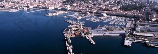 Il porto di Trieste Il porto di Trieste