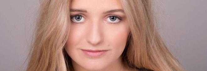 «Voglio studiare a Cambridge», 18enne italiana mette all'asta la verginità: offerto 1 milione di euro «Voglio studiare a Cambridge», 18enne italiana mette all'asta la verginità: offerto 1 milione di euro