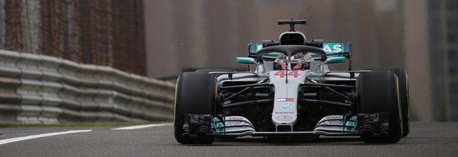 Hamilton domina le libere di Shanghai. Vettel quarto