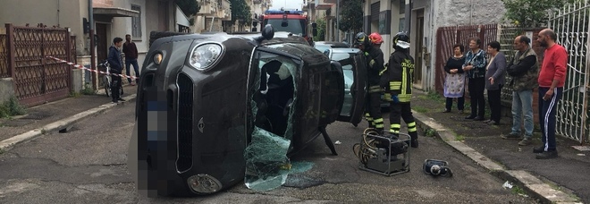 Fondi, incidente in centro: feriti mamma e figlio di cinque anni Fondi, incidente in centro: feriti mamma e figlio di cinque anni