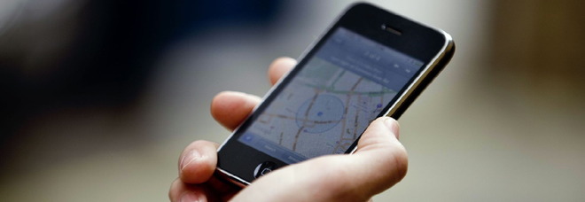 Si addormenta con le cuffiette del cellulare: sedicenne muore folgorato nella notte Si addormenta con le cuffiette del cellulare: sedicenne muore folgorato nella notte