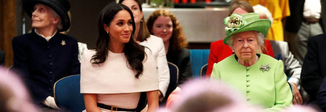 Meghan Markle, prima uscita
senza Harry e 'indecisione'
con la Regina: entra prima tu
