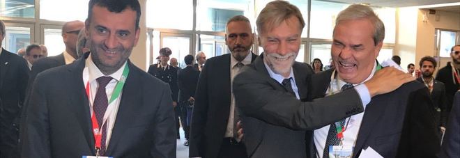 Antonio Decaro Presidente Anci, ministro Graziano Delrio e Sindaco Achille Variati Antonio Decaro Presidente Anci, ministro Graziano Delrio e Sindaco Achille Variati