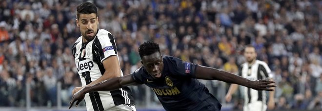 Khedira bacchetta Fifa 2018: «Ma non vi siete accorti che ho tagliato i capelli?»