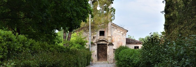 La piccola chiesa di Sant'Andrea a Chiarmacis di Rivignano Teor