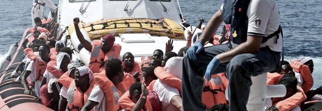Migranti, l'Ue stringe i tempi: «Lavoro già 6 mesi dopo la richiesta asilo, minori mai in carcere» Migranti, l'Ue stringe i tempi: «Lavoro già 6 mesi dopo la richiesta asilo, minori mai in carcere»