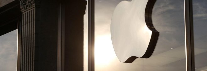«Arrestato per colpa di Apple», 18enne fa causa per un miliardo didollari «Arrestato per colpa di Apple», 18enne fa causa per un miliardo didollari
