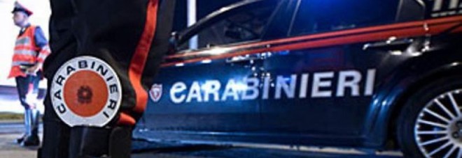 Paura al distributore: rapina col fucile a canne mozze Paura al distributore: rapina col fucile a canne mozze