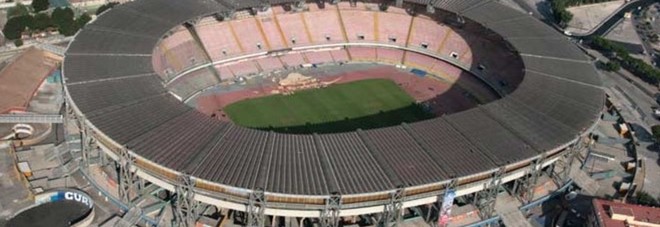 «Con le stampelle non puoi entrare»: stadio San Paolo vietato al tifoso disabile. Il club: «Sono le regole»