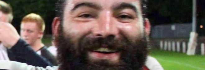Si accascia in campo durante la partita, giocatore dilettante di rugby muore a 32 anni