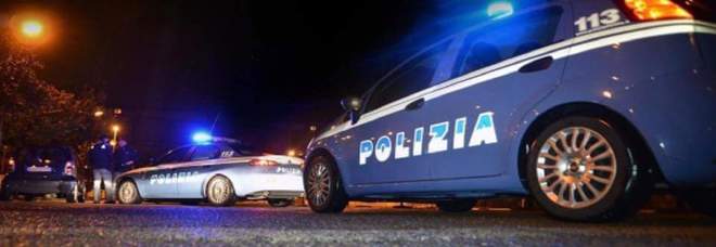 Ubriaco, si mette a guidare con gli occhi chiusi. E finisce male... Ubriaco, si mette a guidare con gli occhi chiusi. E finisce male...