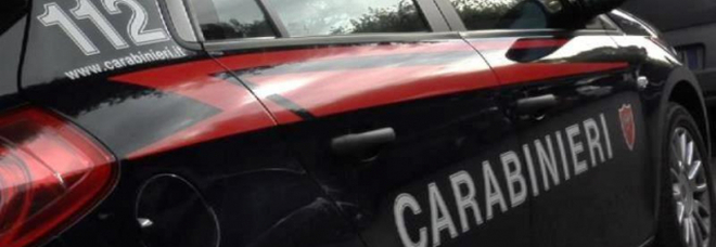 Uomo accoltellato alle spalle dopo una lite: è grave
