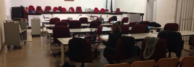 Manda messaggi a colleghi:
«L'autista ha l'amante»
Condannata per diffamazione