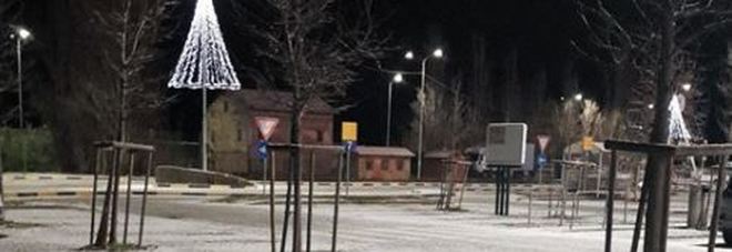 Cade la neve, diverse zone
di Senigallia già imbiancate
Fiocchi anche su Ancona