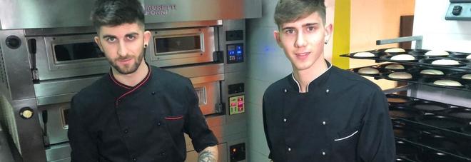 Rigopiano, i figli delle vittime riaprono la pizzeria dei genitori: sono i fratelli del piccolo Edoardo Rigopiano, i figli delle vittime riaprono la pizzeria dei genitori: sono i fratelli del piccolo Edoardo