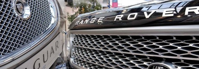 La Jaguar Land Rover interrompe la produzione: «Pausa di due settimane». Ecco cosa sta succedendo