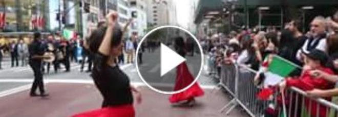 Columbus Day: la Taranta porta la pizzica per le vie di New York Columbus Day: la Taranta porta la pizzica per le vie di New York