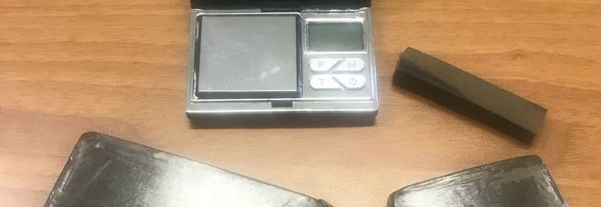 Detenzione e spaccio di droga, piaga senza fine: due arresti Detenzione e spaccio di droga, piaga senza fine: due arresti