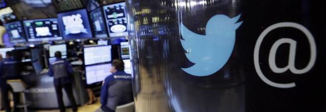 Twitter agli utenti: «Cambiate password». La richiesta per una falla nei sistemi interni Twitter agli utenti: «Cambiate password». La richiesta per una falla nei sistemi interni